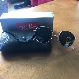 NEED TO GET RID OF. Ray Ban Round Sunglasses